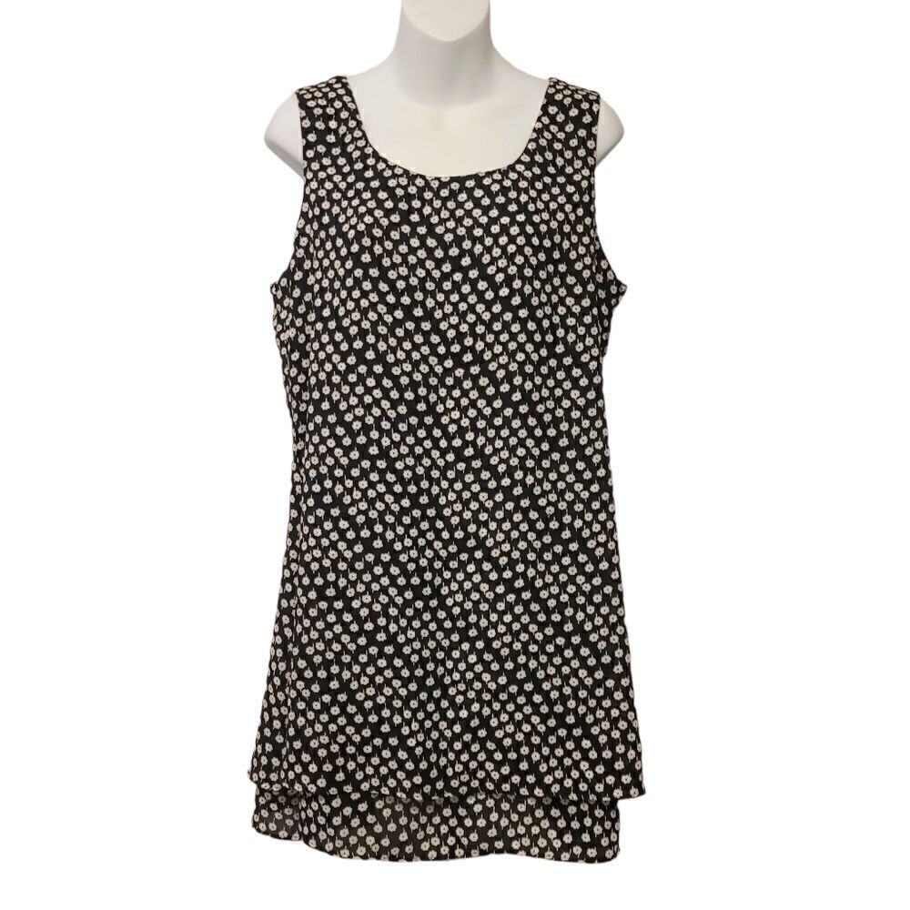 3/$20 Vintage Y2K Black & White Flower Pattern Tank Top Blouse Size: Large